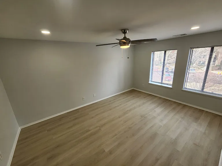 11319 Commonwealth Dr #102 — Photo 10