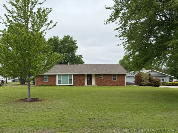 808 E 11th St, Cushing, OK 74023