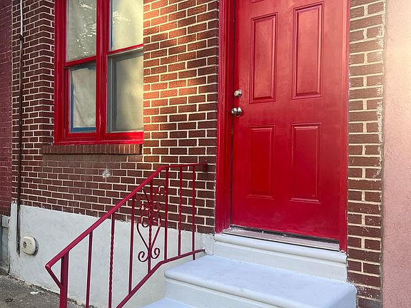 3rd image of 1558 N Randolph St Floor 1