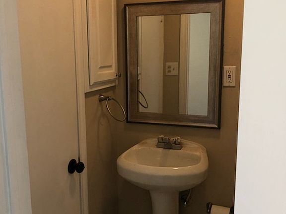 2nd image of 2426 Bluffton Dr