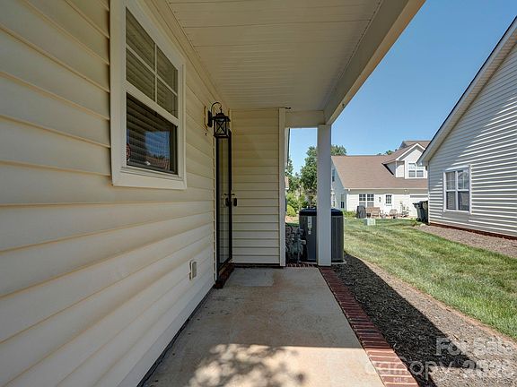 2nd image of 8339 Brickle Ln