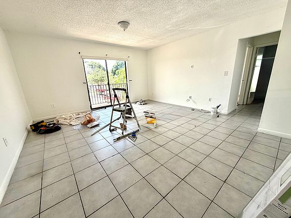 3rd image of 367 E 16th St #B1