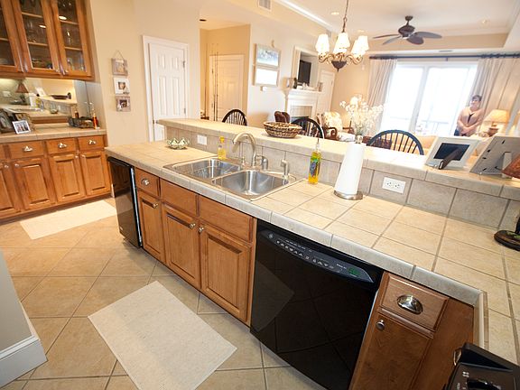 3rd image of 906 Delchamps Ave #2E