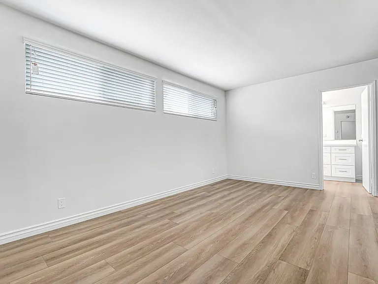 1002 12th St in Santa Monica - North of Wilshire Blvd! — Photo 15
