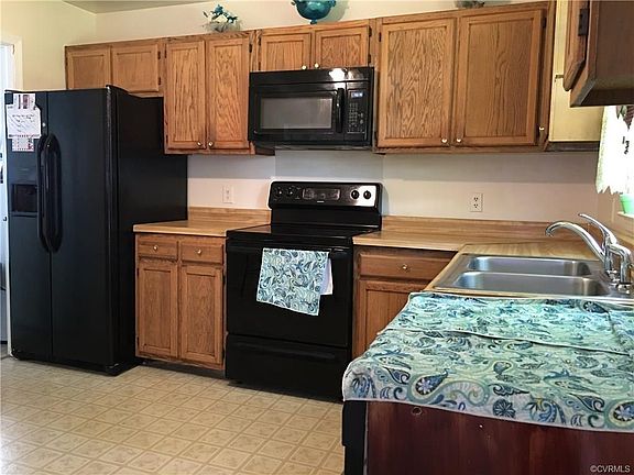 5th image of 20803 Shaker Dr