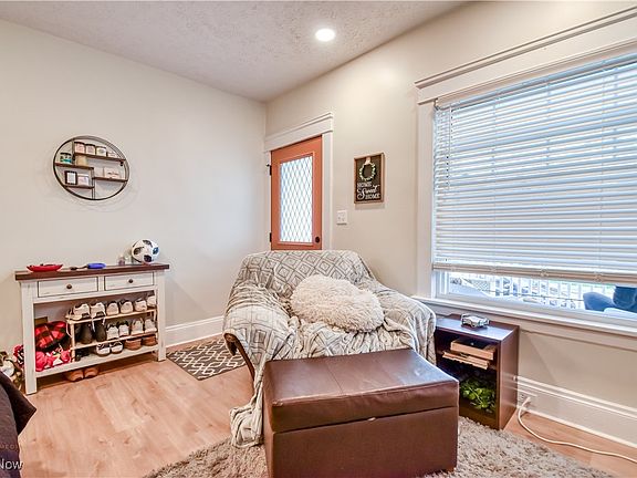 5th image of 1287 Idlewood Ave