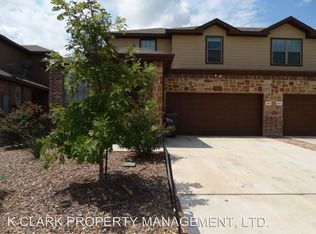 166 Creekside Villa Dr, Kyle, TX 78640