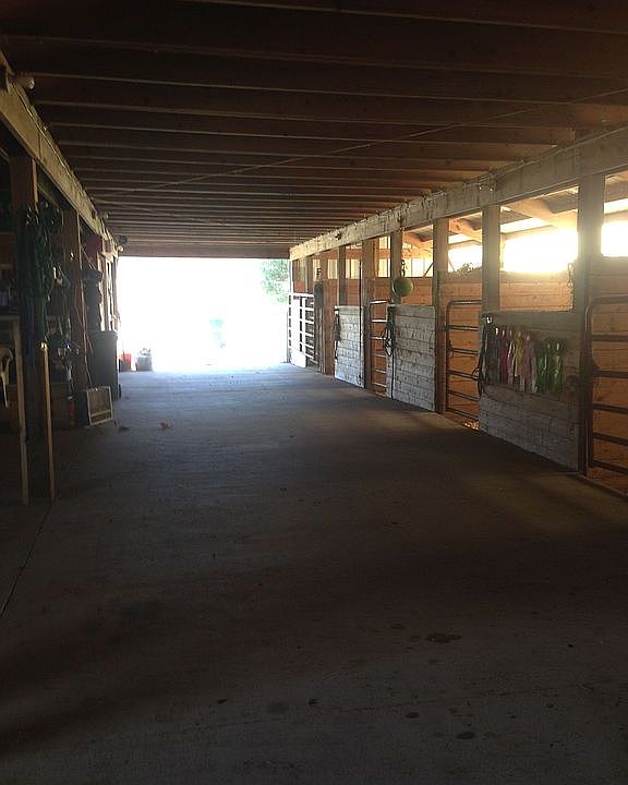  8 stall horse barn