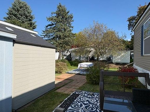 5th image of 183 Flicker St