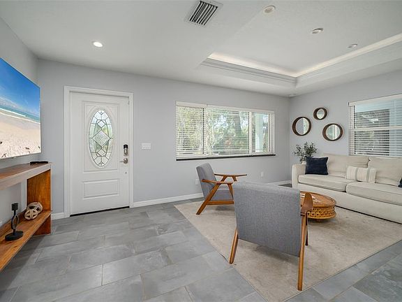 4th image of 1039 23rd St