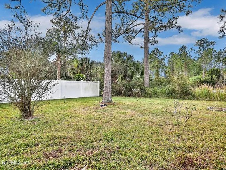 11 Wheatfield Dr — Photo 31