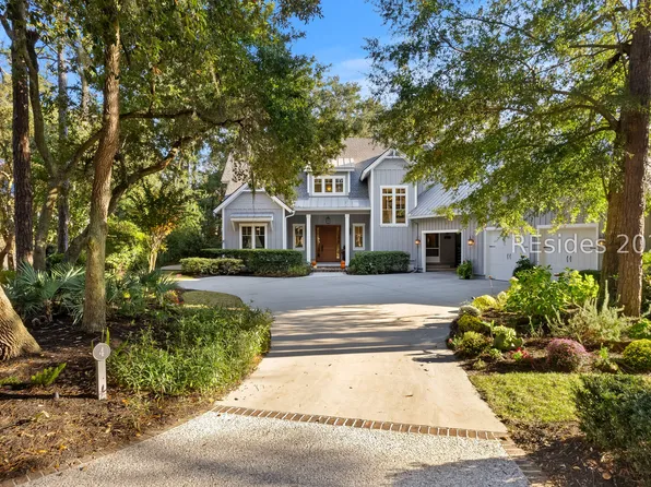 4 Heyward Pl, Hilton Head Island, SC 29928