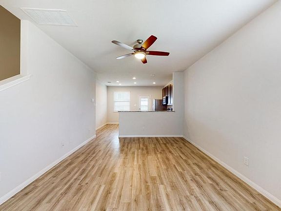 5th image of 978 Marquis Dr