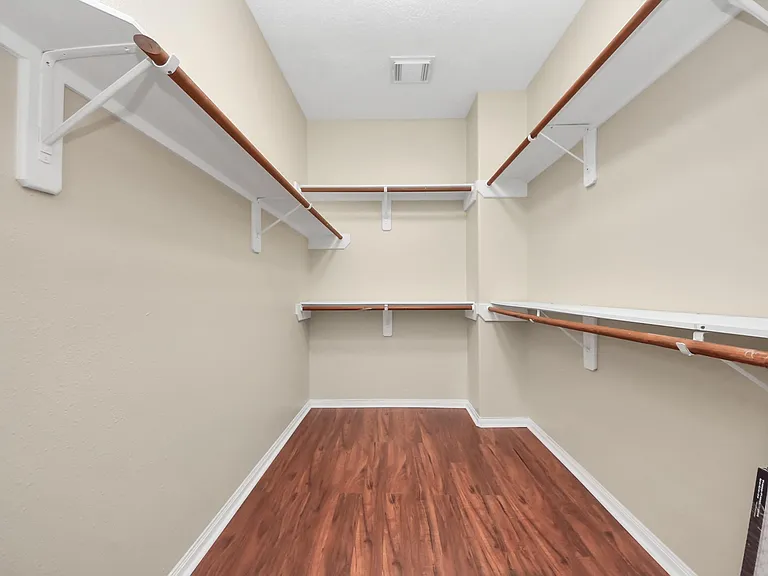 435 Leisure Dr — Photo 29