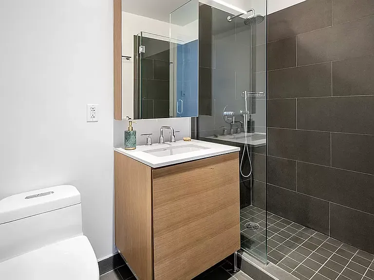 515 9th Ave #11H — Photo 7