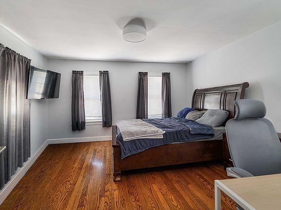 4th image of 109 Main St #1