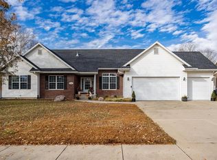 4025 Forest View Ct NE, Cedar Rapids, IA 52411
