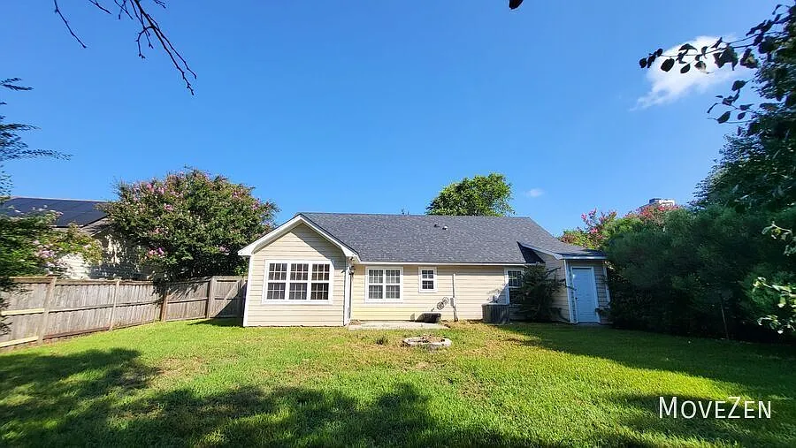 2406 Sapling Cir, Wilmington, NC 28411 MeadowBrook Rental House with Fenced Yard — Photo 3