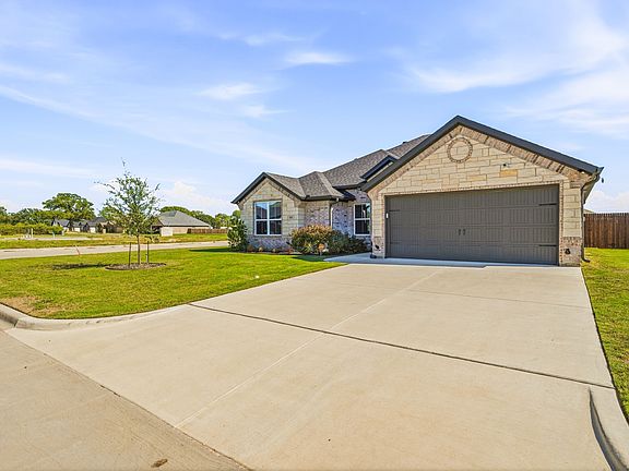 5th image of 601 Violet Dr
