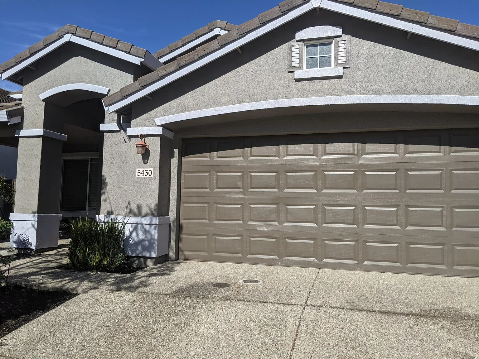 5430 Lewrosa Way photo 1
