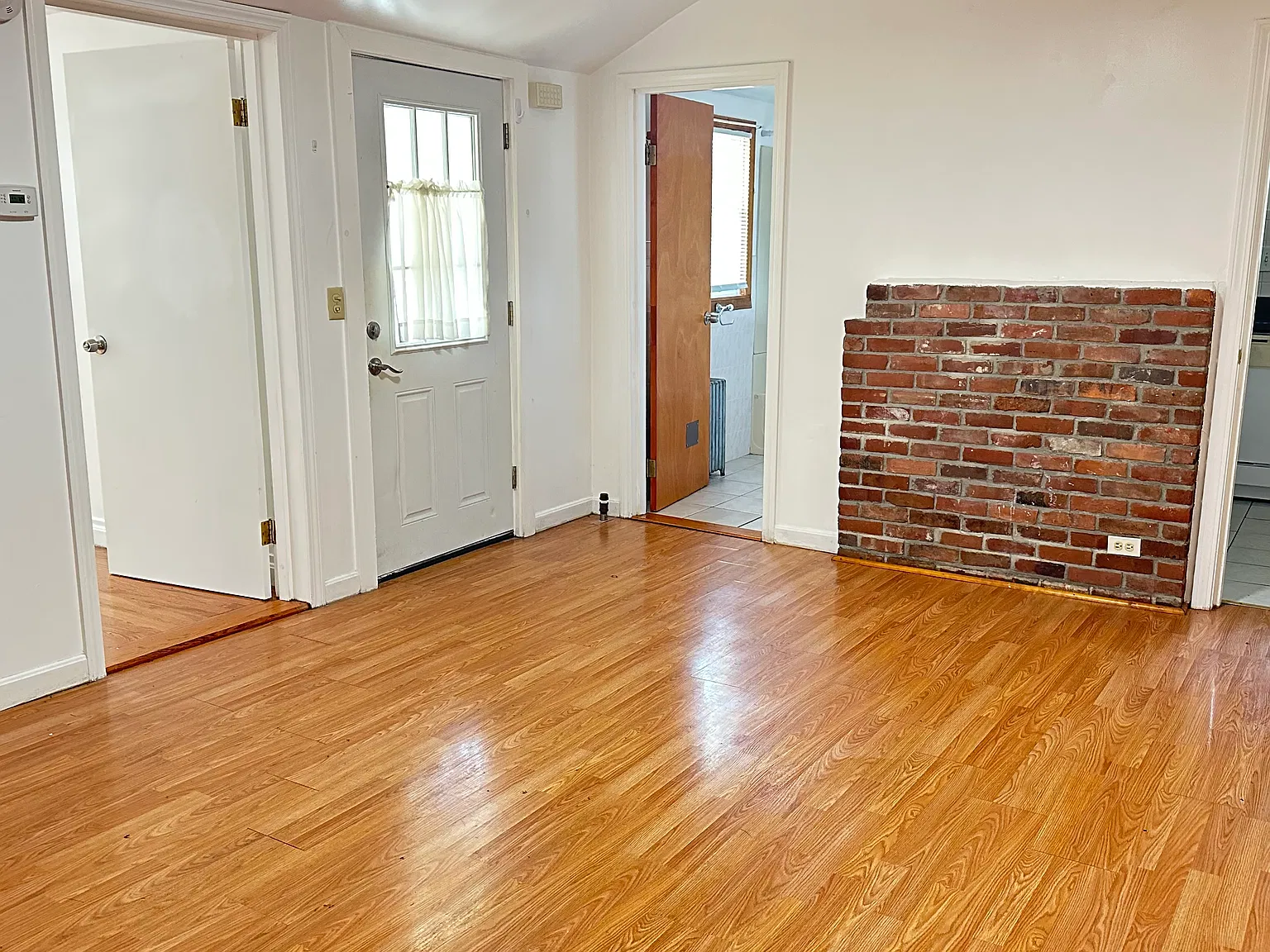2 bed, 1000 sqft, $2,200 — Photo 4