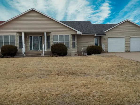 36 State Highway 17, New Windsor, IL 61465