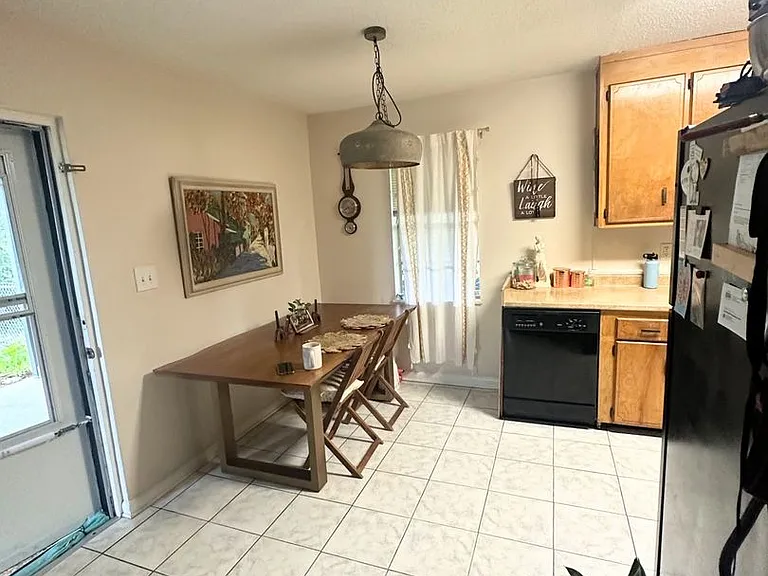 2120 Eliasberg St — Photo 5