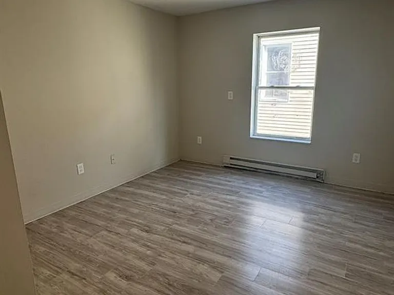 50-56 Hunters Ave — Photo 4