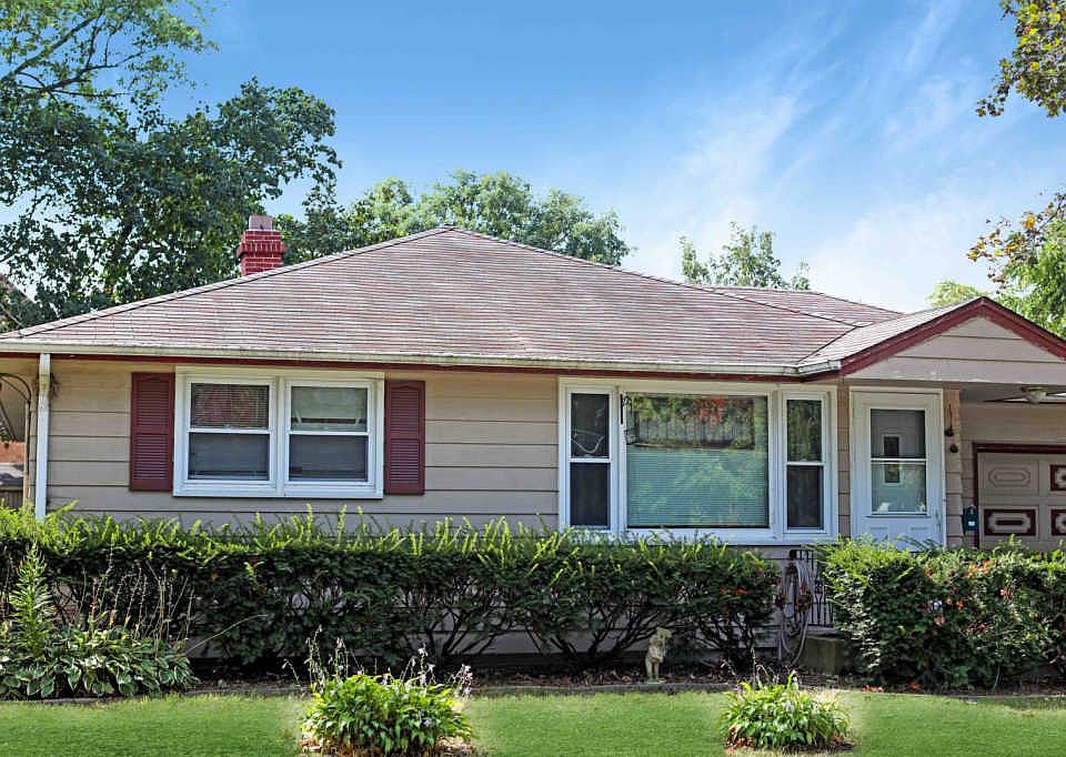 2nd image of 321 Hope Ct