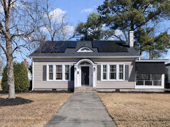 604 W Divine St, Dunn, NC 28334