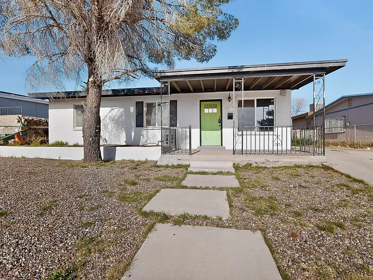 6203 Trowbridge Dr — Photo 5