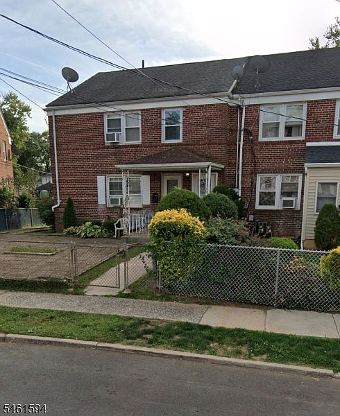 1st image of 652 CORA PLACE