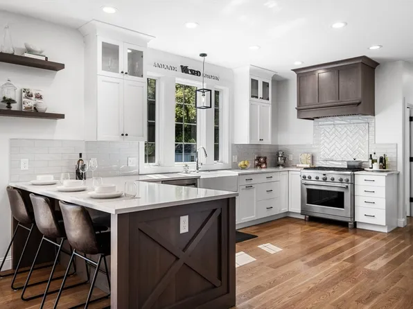 63 Andover St, Andover, MA 01810