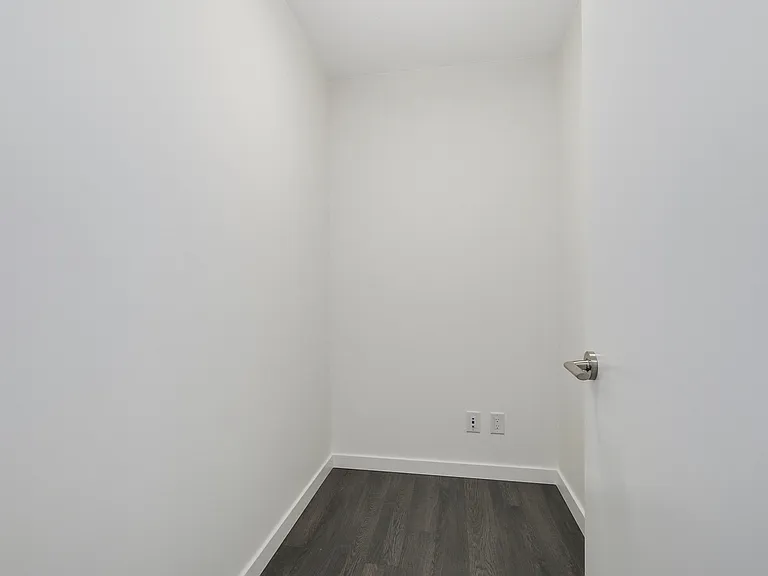 5598 Ormidale St — Photo 11