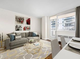 120 Raglan Ave #802, Toronto, ON M6C2L4