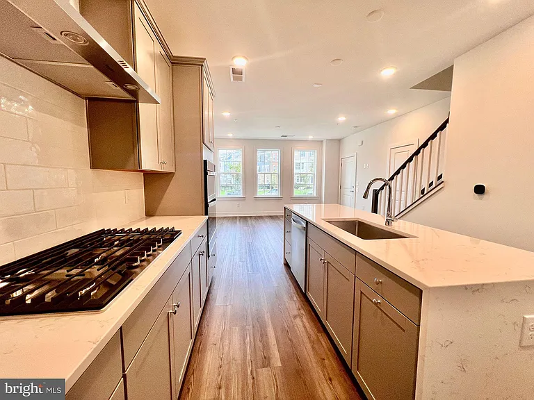 10840 Cedar Ave — Photo 11