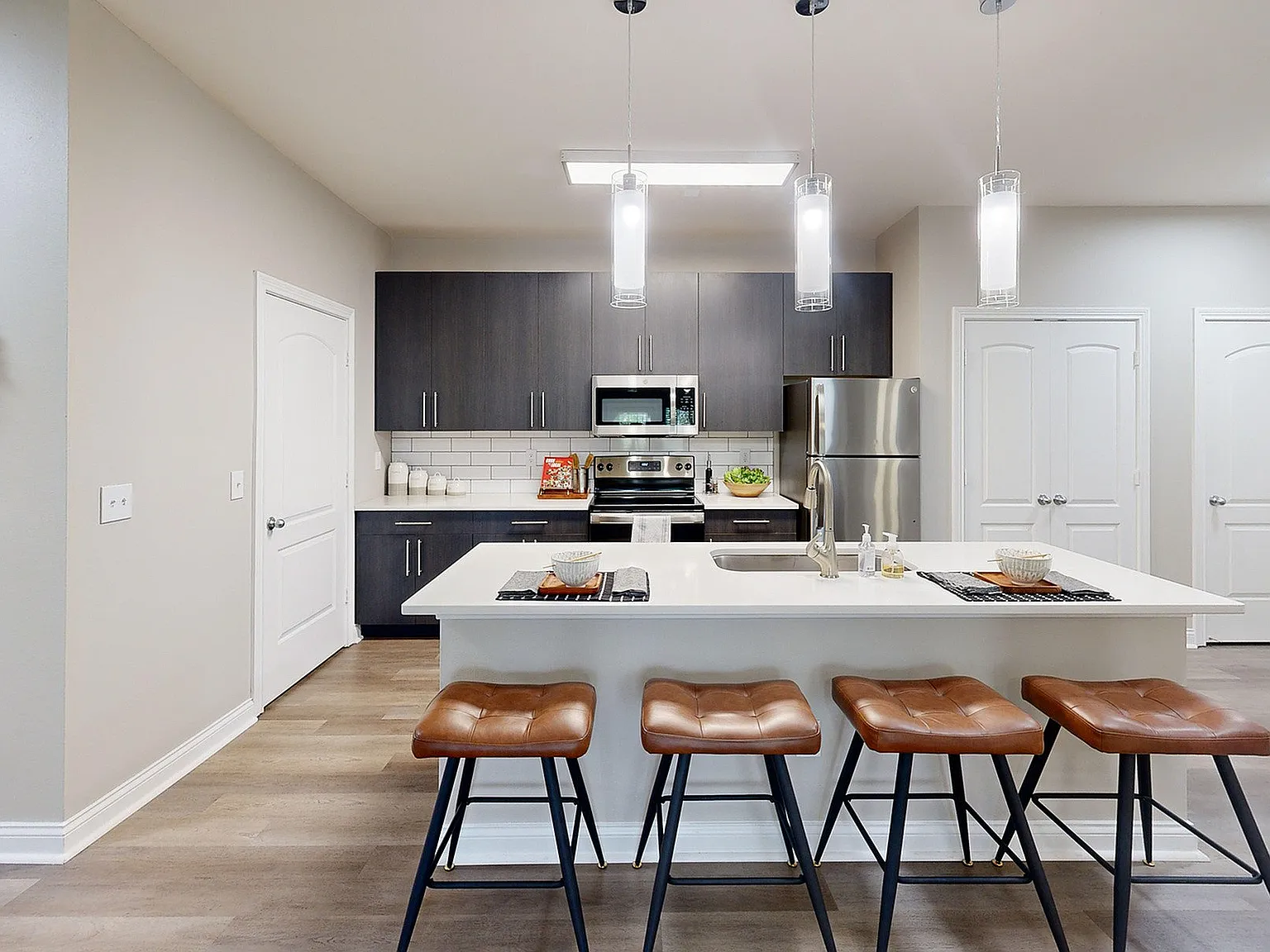 Autumn Breeze Apartments — Photo 1