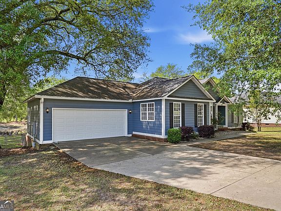 4th image of 209 Long Pine Dr