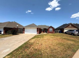 241 W Pines Way, Mustang, OK 73064