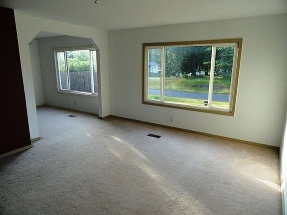 2nd image of 11506 199th Avenue Ct E