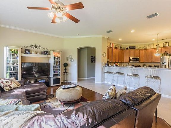4th image of 15209 Kestrelrise Dr