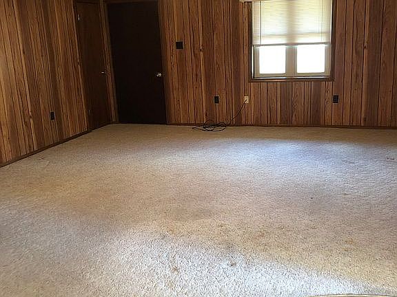5th image of 16 Green Meadow Dr