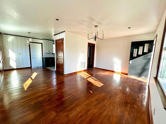 4th image of 2923 Ironwood Dr