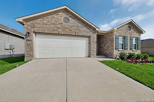 3 bed, 2.0 bath, 1703 sqft, $1,895 — Photo 3