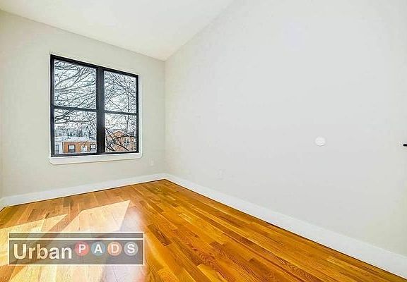 4th image of 1772 Bergen St #2D