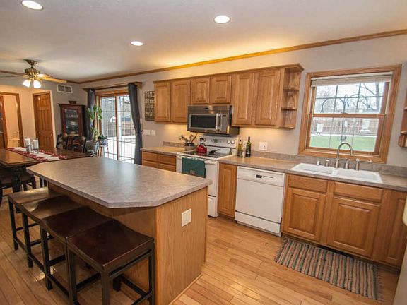 4th image of 10620 S Greenway Dr