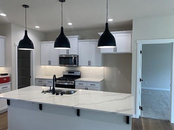 4th image of 3331 S Morrill Ln