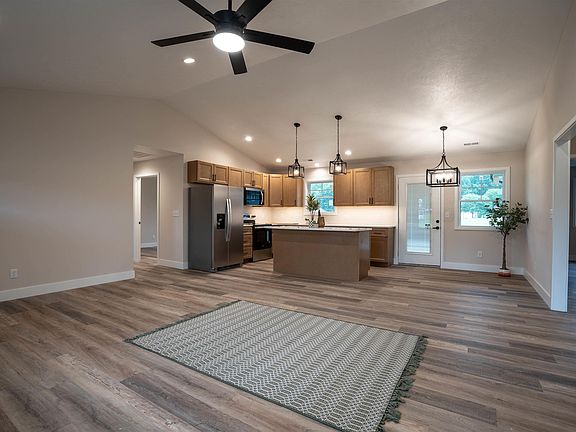 4th image of 662 Copper Creek Ln