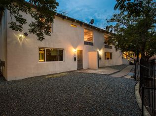 Large open Studio with Views & AC- Great East Nob Hill Complex, Albuquerque, NM 87108