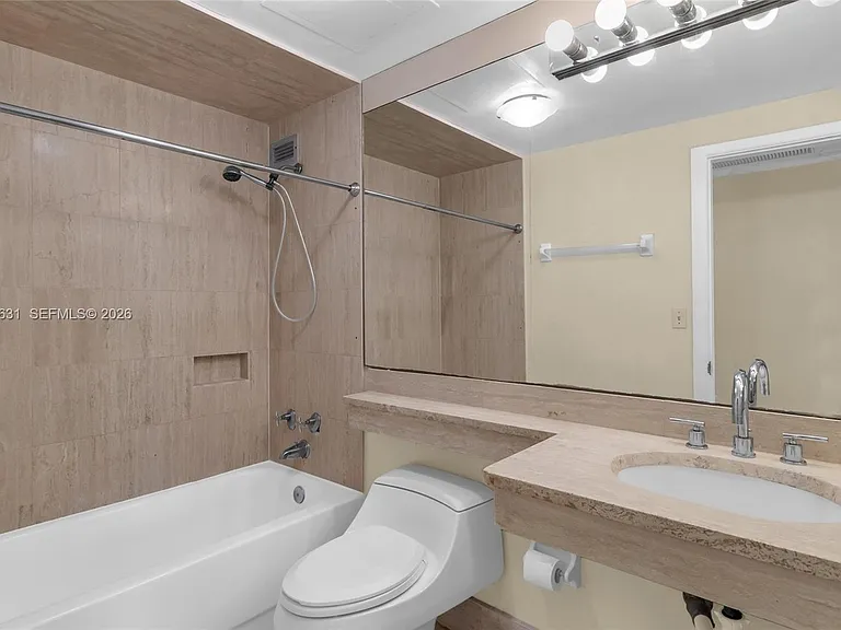 700 Biltmore Way #918 — Photo 7